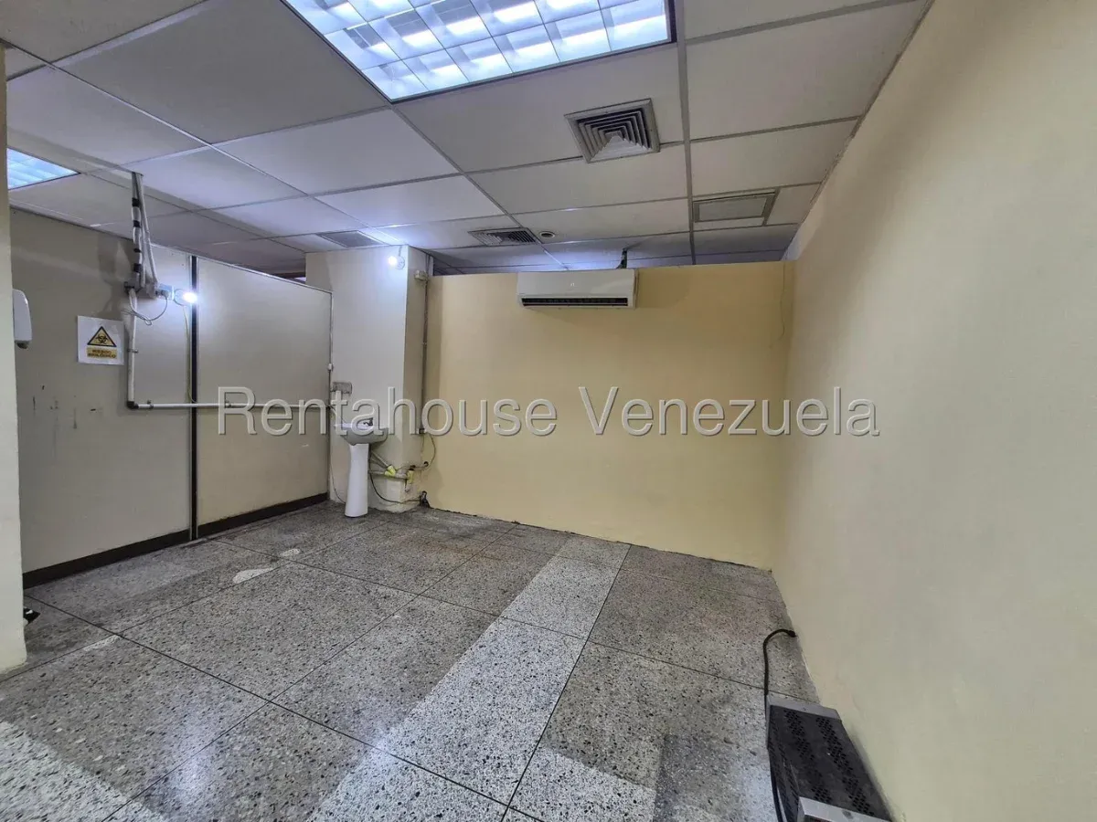 Local Comercial En ALQUILER En Av. Falcón, Maracaibo  - 12