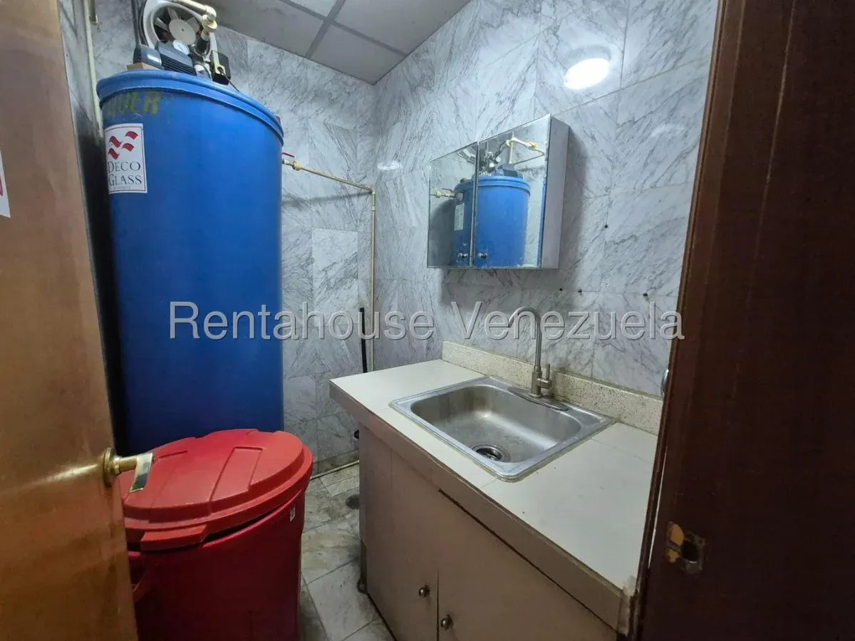Local Comercial En ALQUILER En Av. Falcón, Maracaibo  - 17