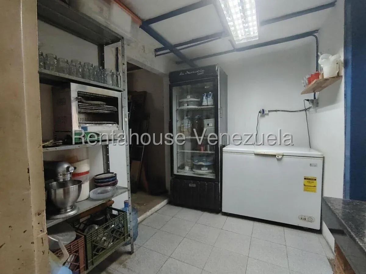 Casa De 2 Plantas Con Estilo Rústico En Venta En Las Mercedes  - 14