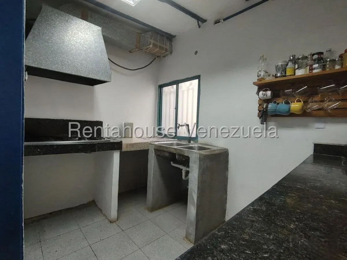 Casa De 2 Plantas Con Estilo Rústico En Venta En Las Mercedes  - 17