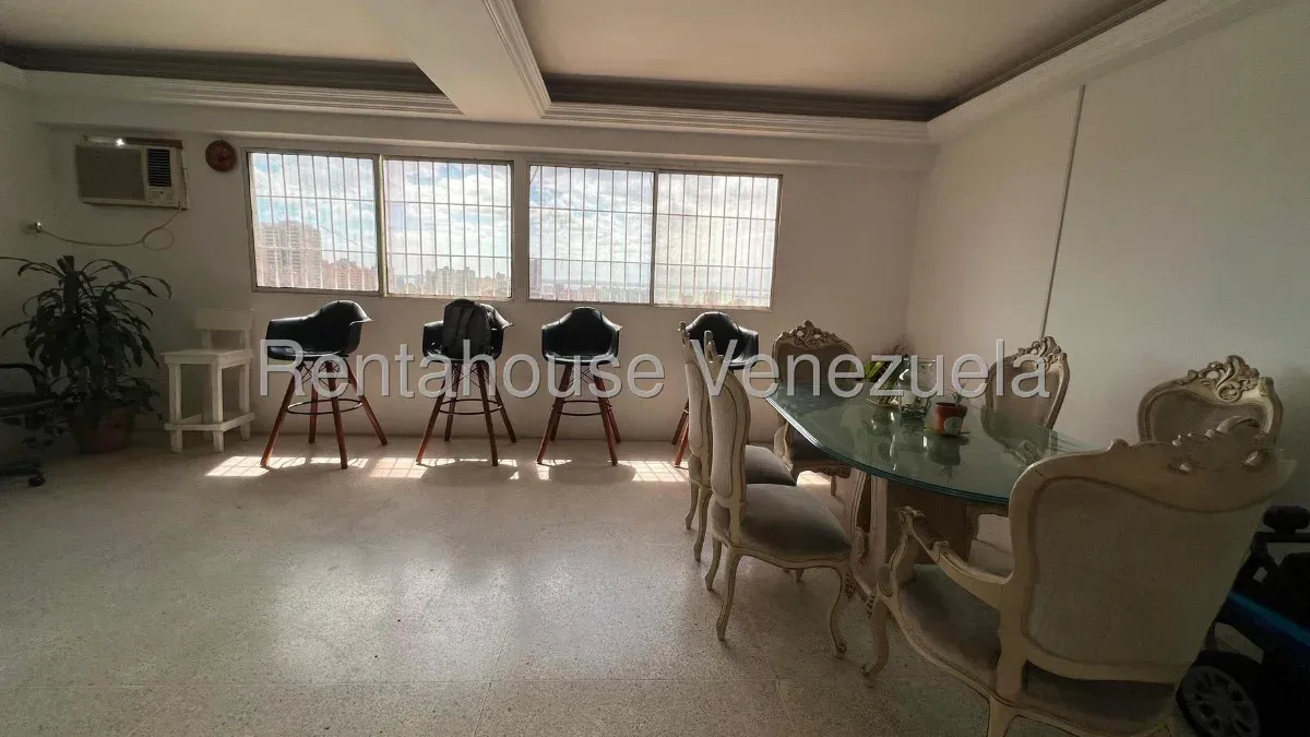 Amplio Y Cómodo Apartamento En VENTA En Av Bella Vista - 3
