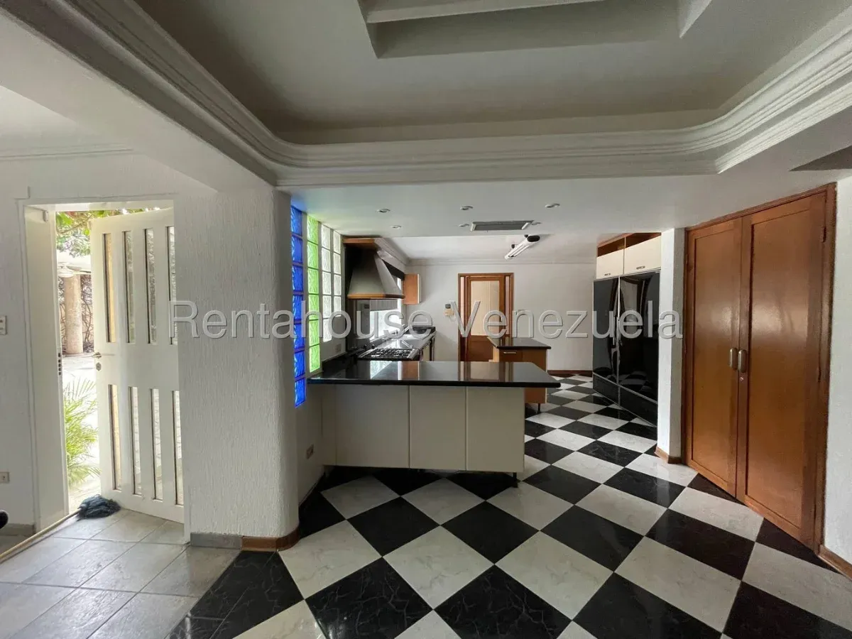 Amplia Casa Quinta Con Potencial Comercial o Residencial En Alquiler En Tierra Negra - 9