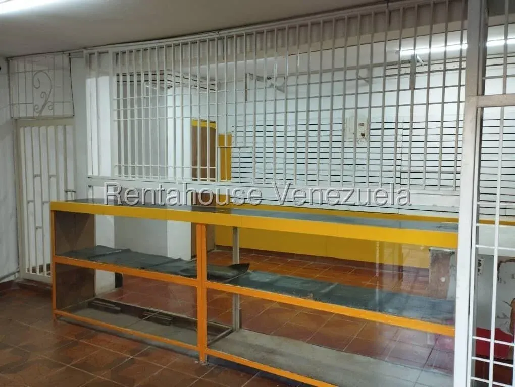 Local Comercial En ALQUILER En Sierra Maestra  - 4