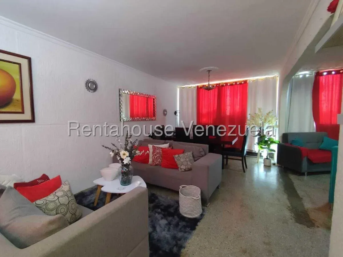 Cómodo Apartamento En Venta En Raul Leoni  - 8