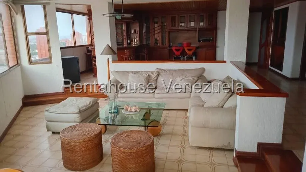 Apartamento Con Piscina y Planta Electrica En VENTA En Tierra Negra 
