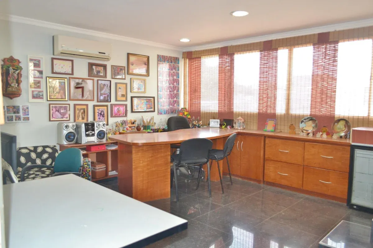 Bella Casa De 2 Palntas En Venta En Monte Claro  - 7