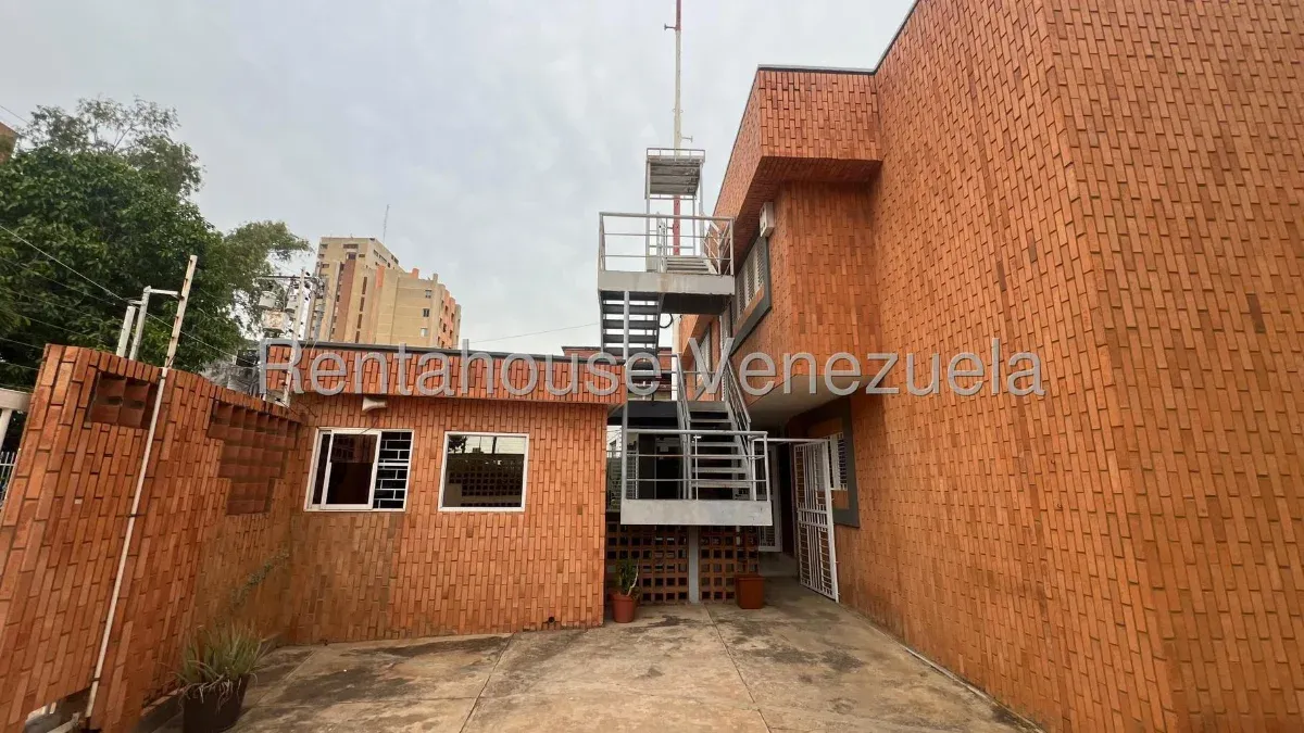 Galpón En Alquiler En La Av Universidad  - 5