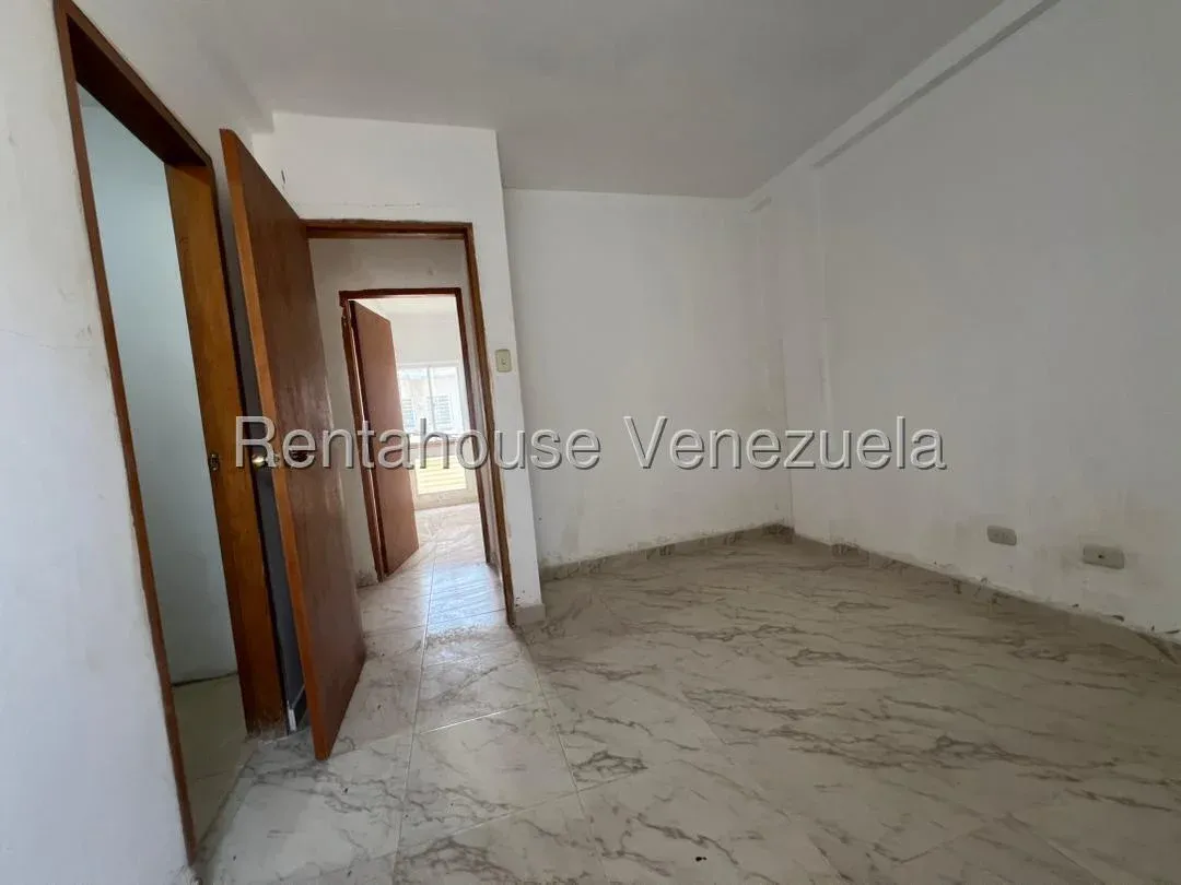 Cómodo Apartamento En Semi Gris En VENTA En La Rotaria  - 14