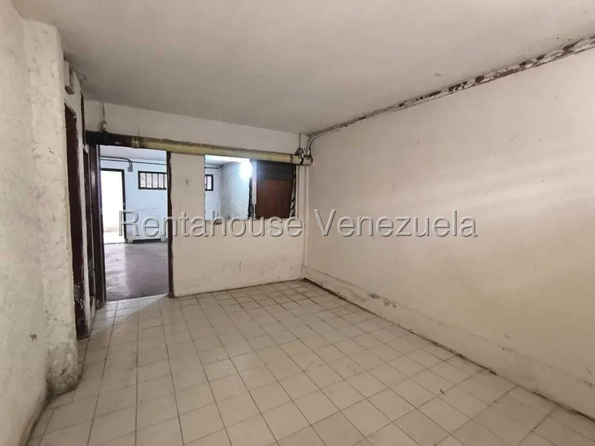 Amplia Casa De 2 Niveles En Venta En Cumbres De Maracaibo  - 11