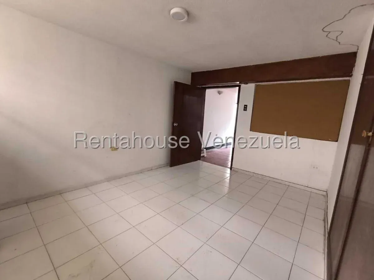 Amplia Casa De 2 Niveles En Venta En Cumbres De Maracaibo  - 12