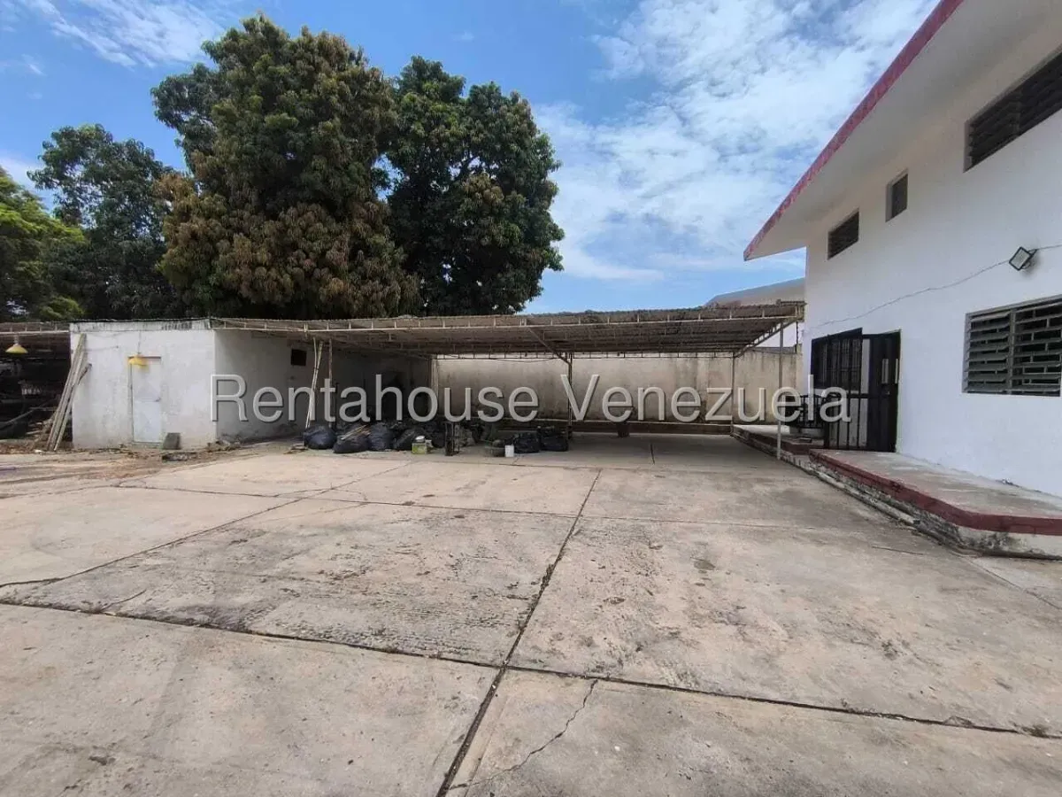 Amplia Casa De 2 Niveles En Venta En Cumbres De Maracaibo  - 17