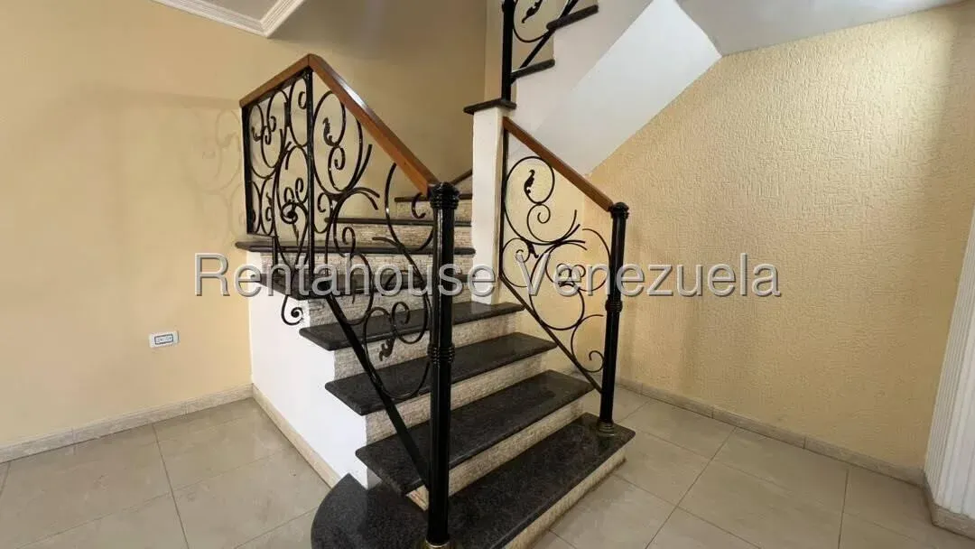 Hermoso Townhouse En Venta En Circunvalación N° 2 - 4