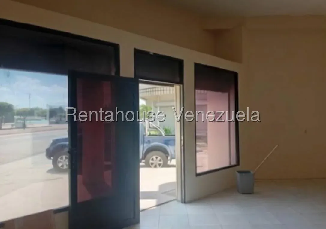 Local Comercial En Alquiler En El Sector Padilla  - 17