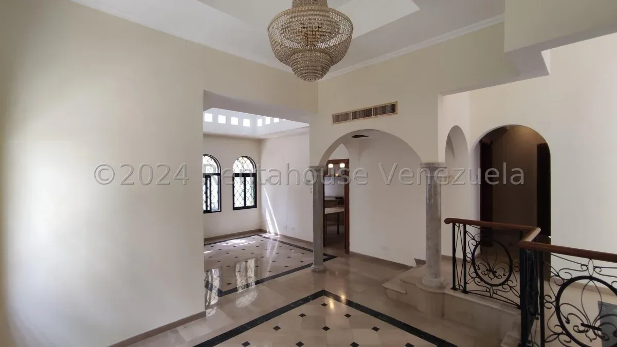 Amplia Casa En Venta En Paraíso MLS #25-856 - 17