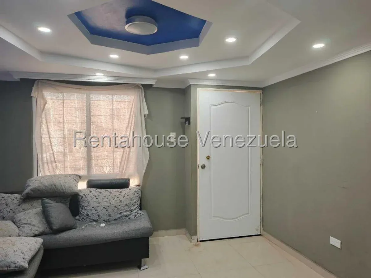 Townhouse Amoblado En VENTA En Camino De La Lagunita  - 10