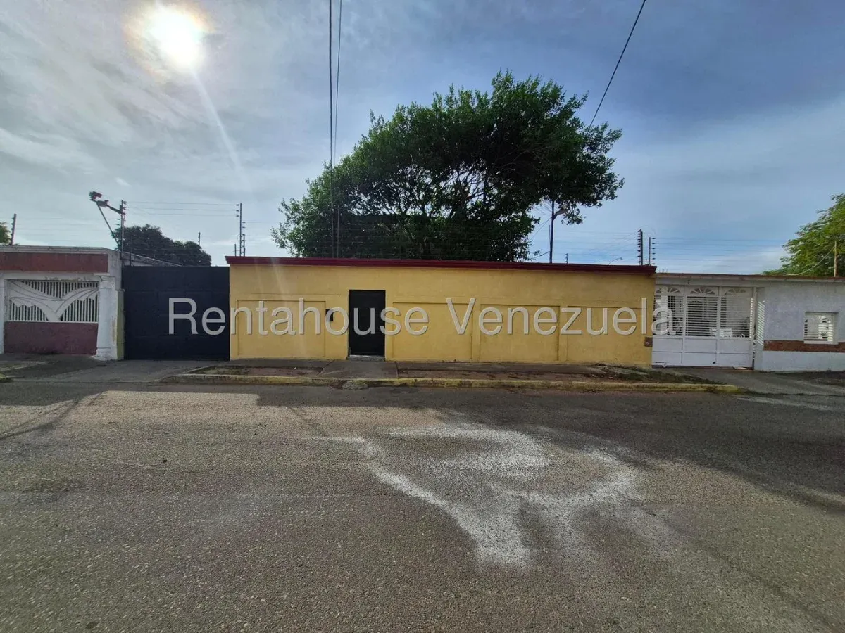 Galpón Comercial En Alquiler En Las Mercedes - 2