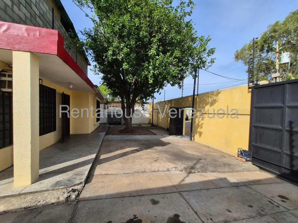 Galpón Comercial En Alquiler En Las Mercedes - 3