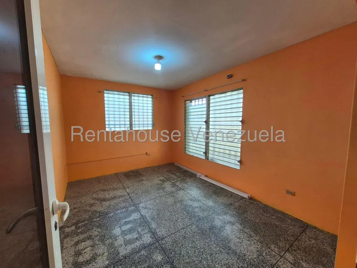 Galpón Comercial En Alquiler En Las Mercedes - 4