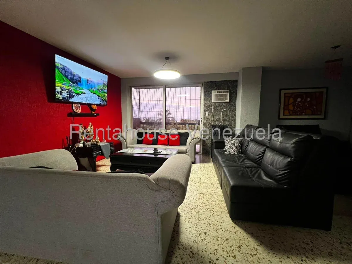 Apartamento Con Piscina En Venta En Av El Milagro  - 2
