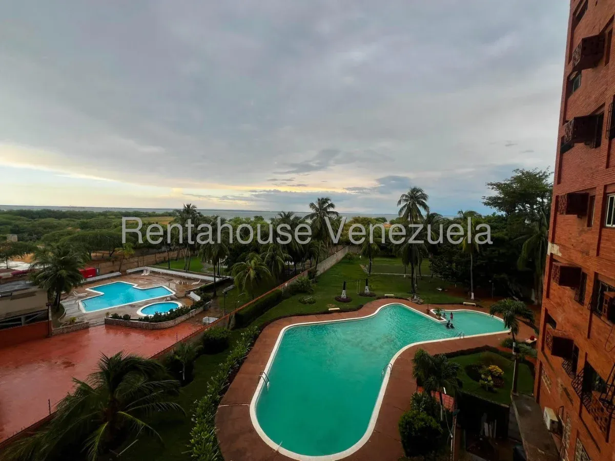 Apartamento Con Piscina En Venta En Av El Milagro  - 20