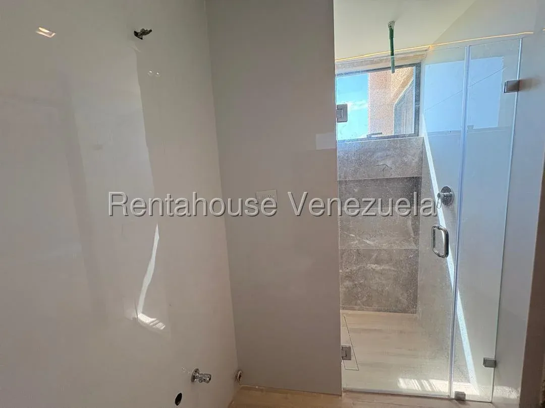 Bello Apartamento En Venta En La Av El Milagro  - 13
