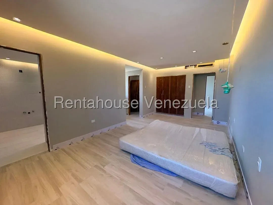Bello Apartamento En Venta En La Av El Milagro  - 17