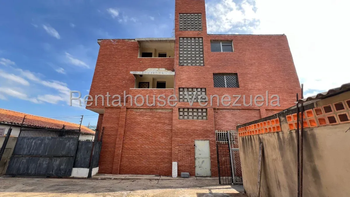 Edificio En Venta En La Limpia  - 15
