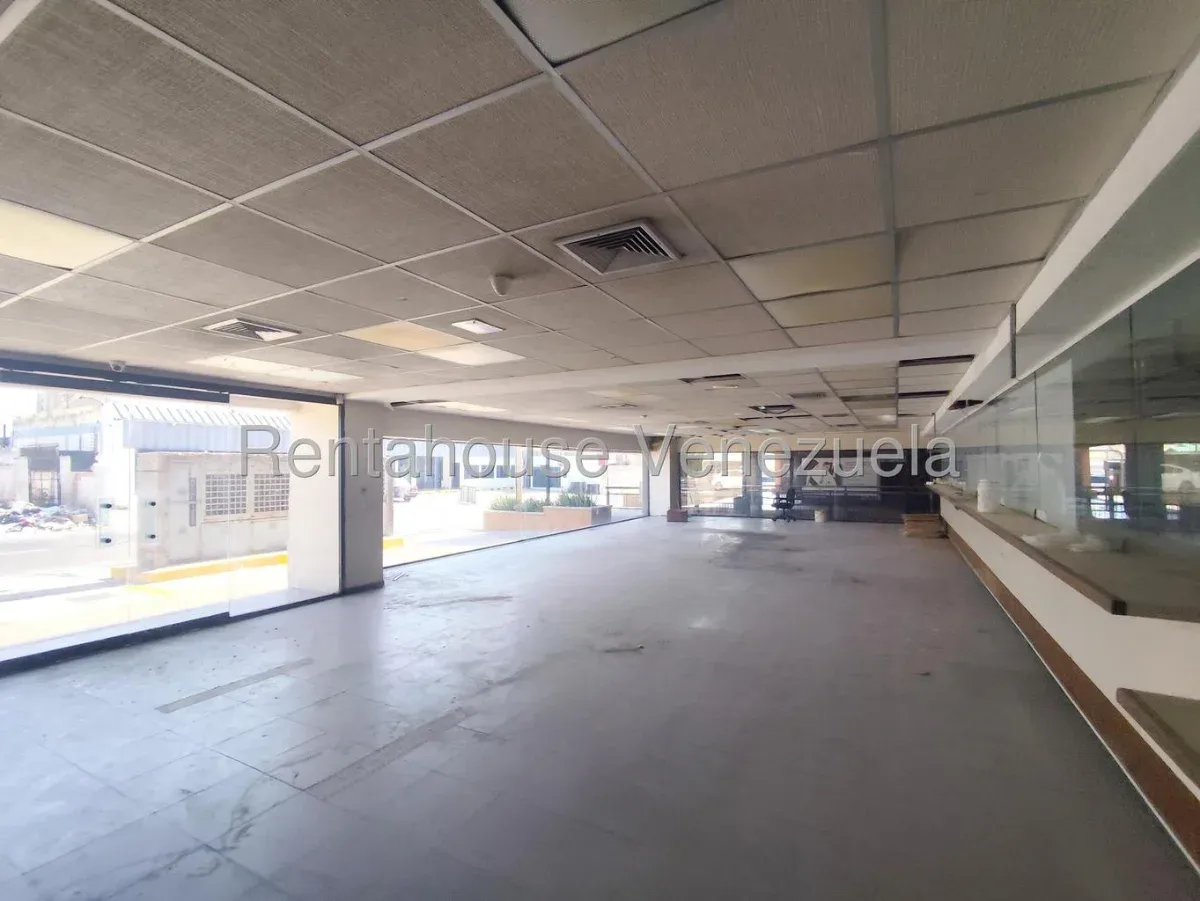 Amplio Local Comercial En Venta En Dr. Portillo - 2