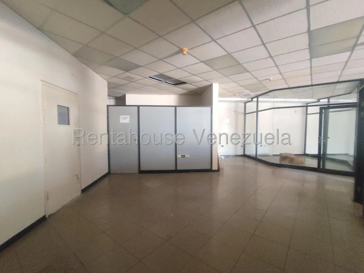 Amplio Local Comercial En Venta En Dr. Portillo - 11