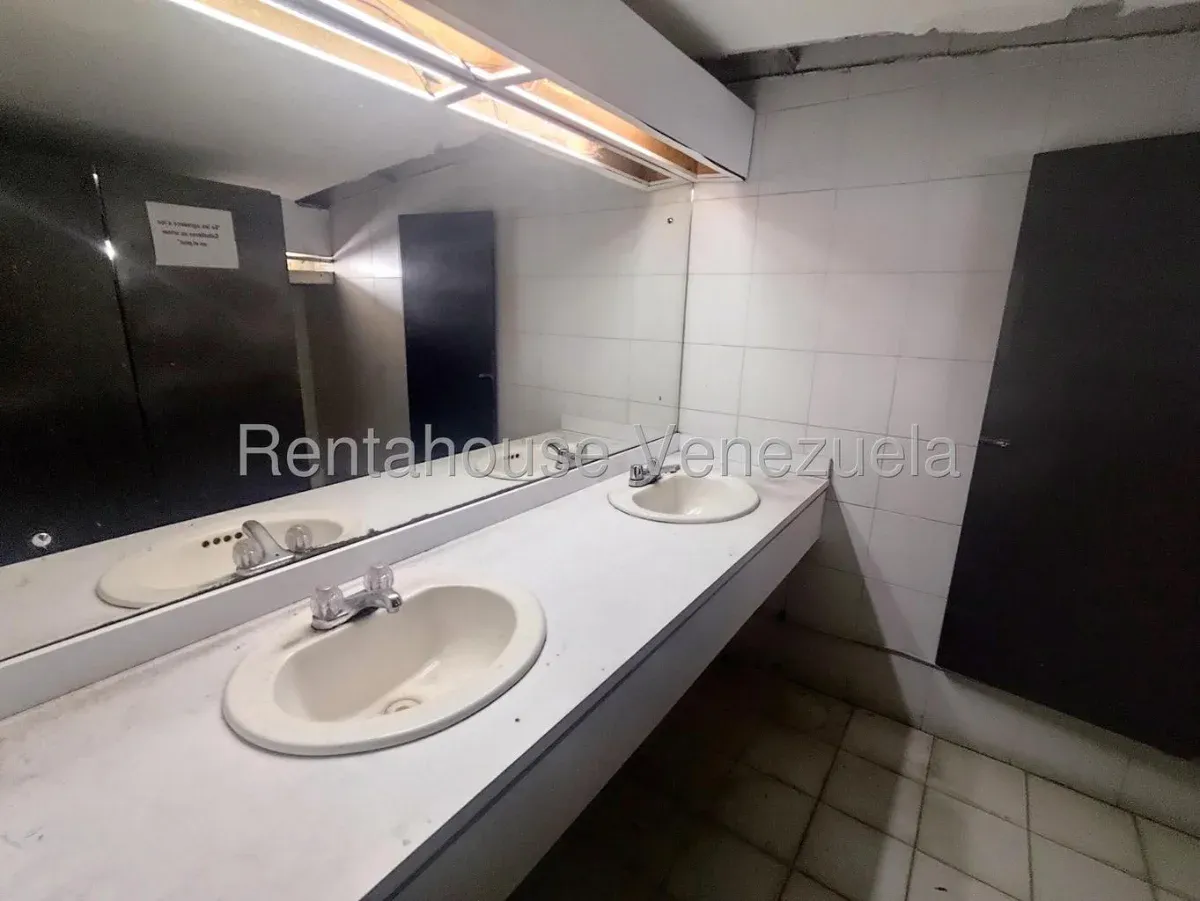 Amplio Local Comercial En Venta En Dr. Portillo - 14
