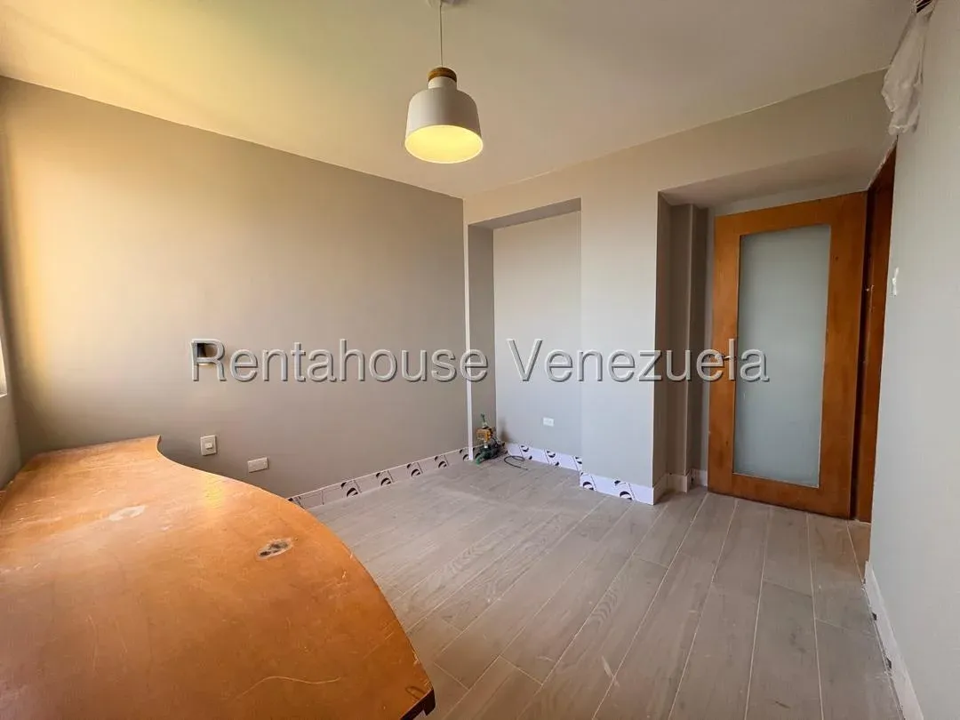 Apartamento En Venta En La Av El Milagro  - 11