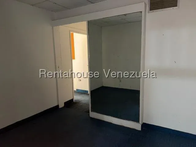 Oficina En VENTA En 5 de Julio  - 11