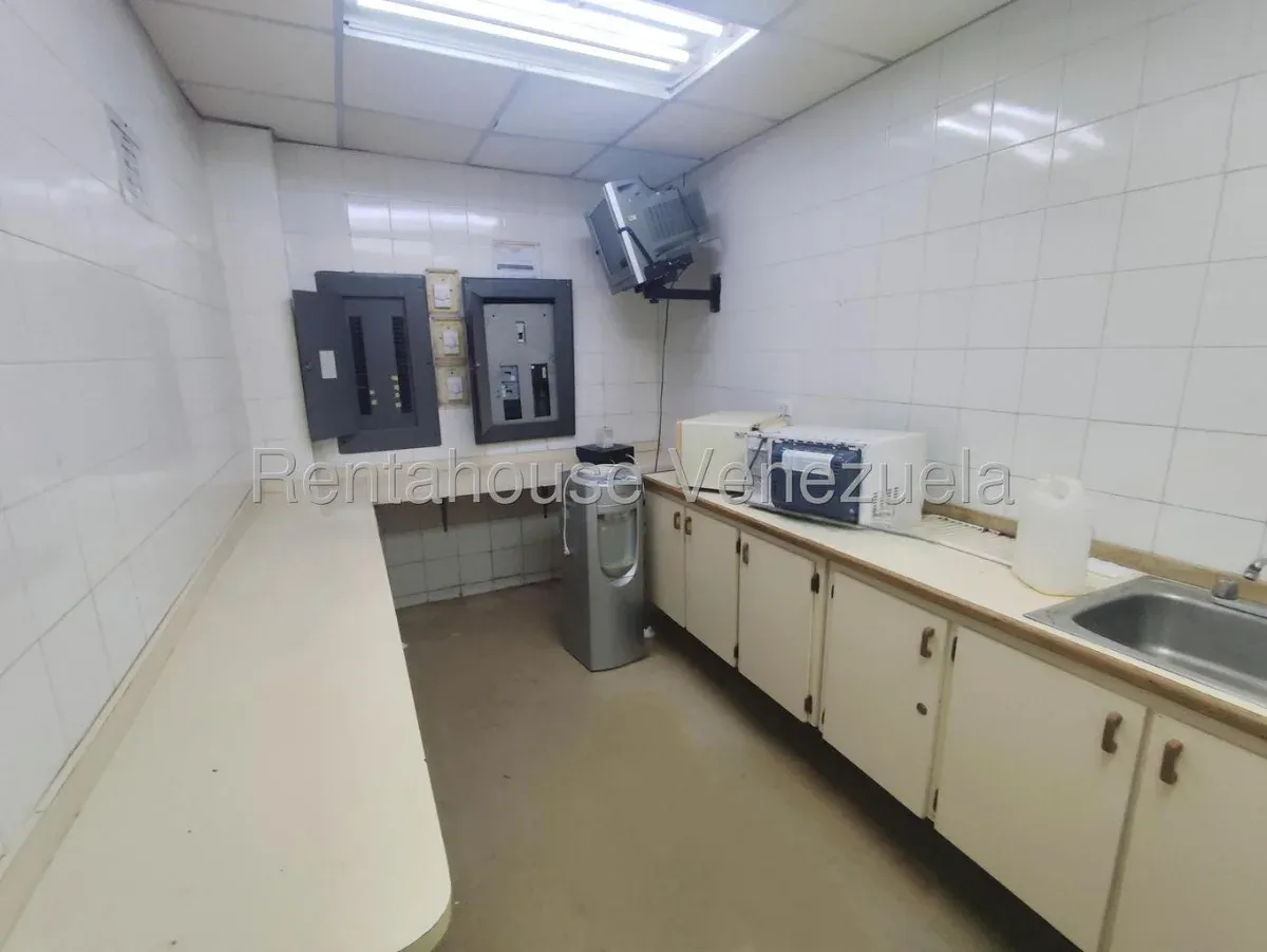 Amplio Local Comercial En VENTA En Circunvalación N° 2 - 10