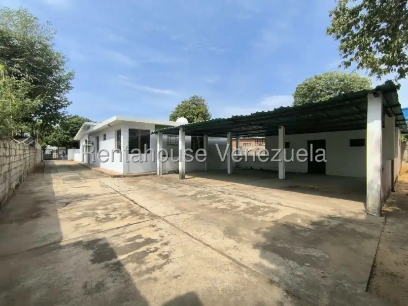 Casa Comercial En Alquiler En Sierra Maestra 
