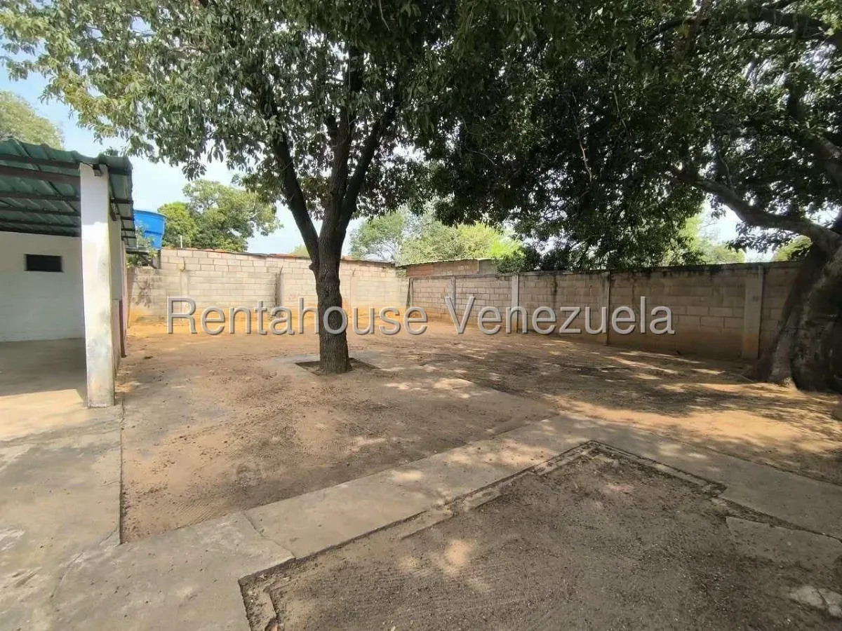 Casa Comercial En Alquiler En Sierra Maestra  - 2