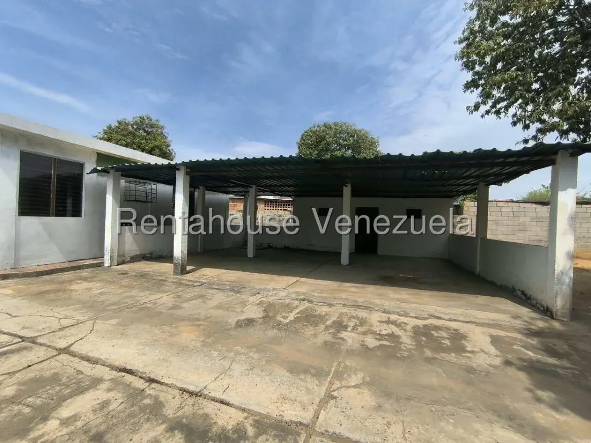Casa Comercial En Alquiler En Sierra Maestra  - 3