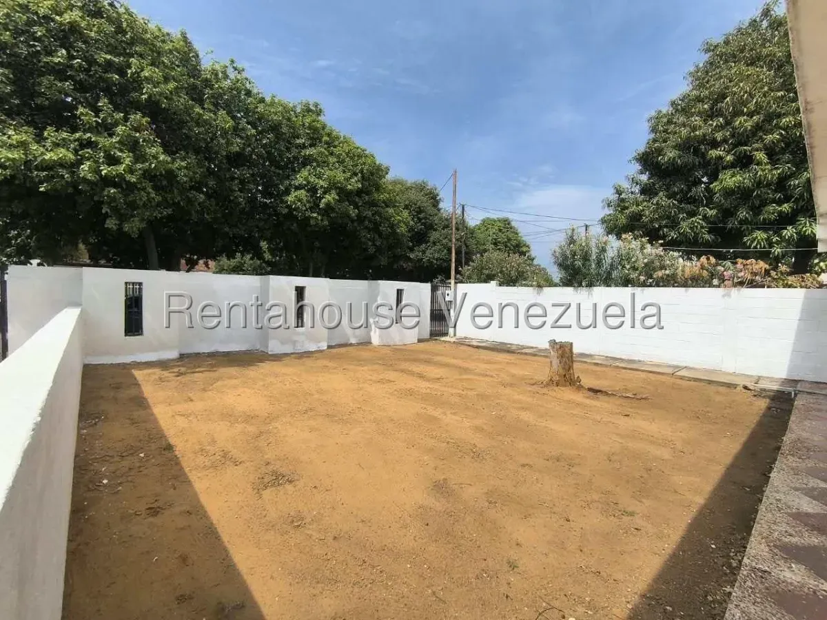Casa Comercial En Alquiler En Sierra Maestra  - 18
