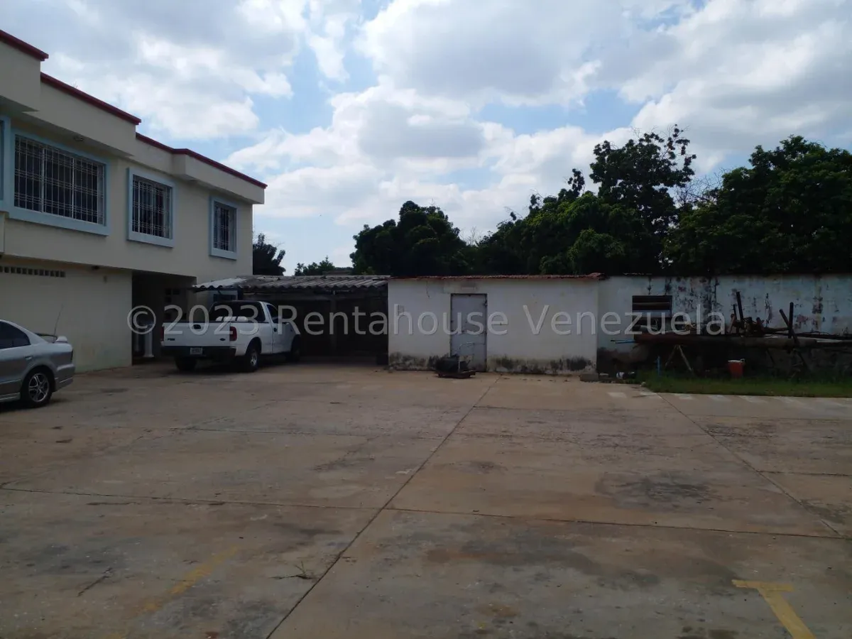 Amplio Local Comercial En Alquiler En El Barrio Los Olivos  - 19