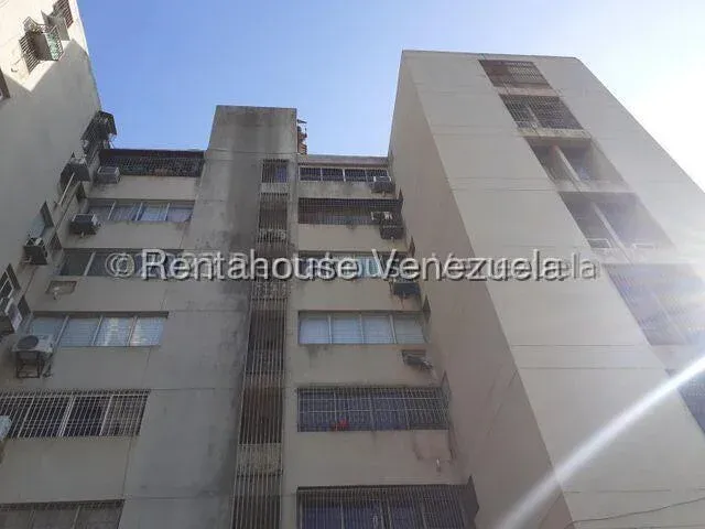 Apartamento En Venta En La Av Goajira - 3