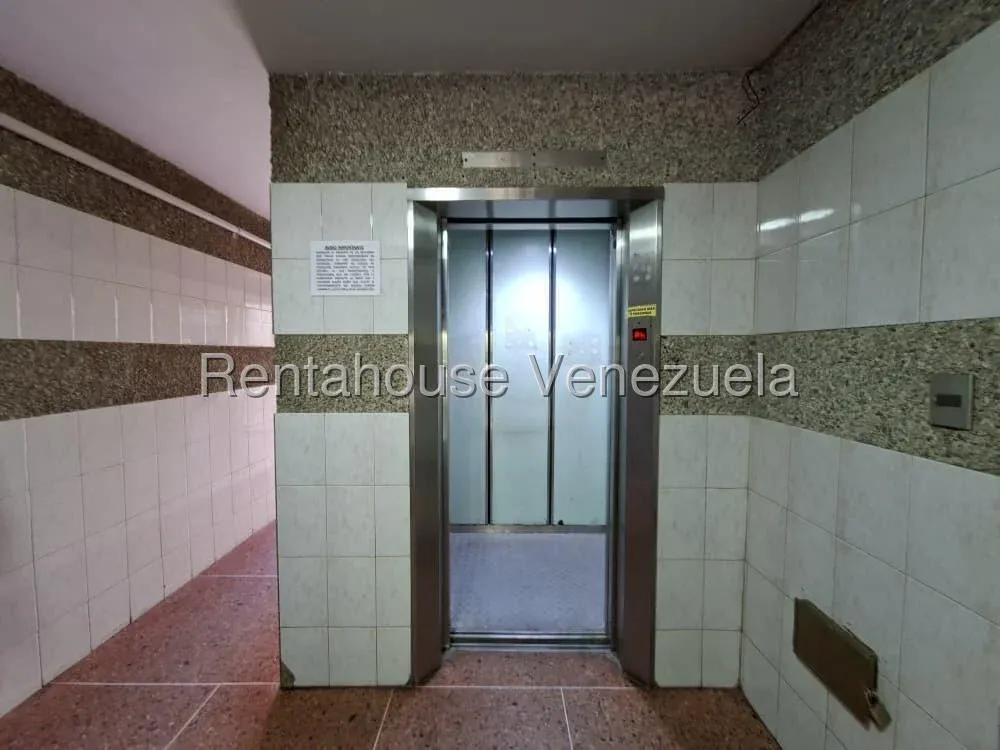 Apartamento En Venta En La Av Goajira - 16