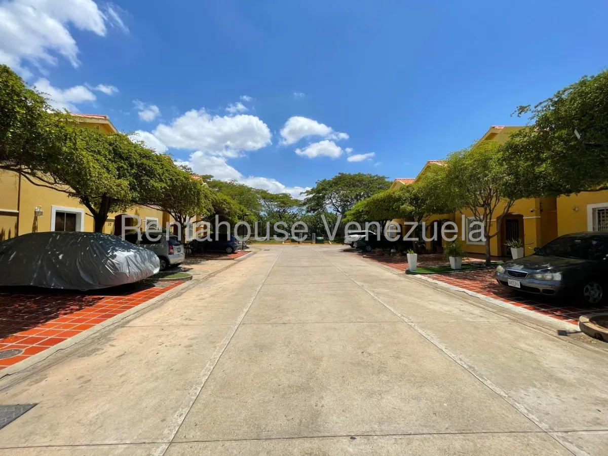Townhouse En Venta En Zona Sur - 13
