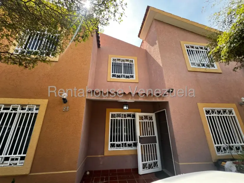 Casa En Venta En La Av. Milagro Norte 