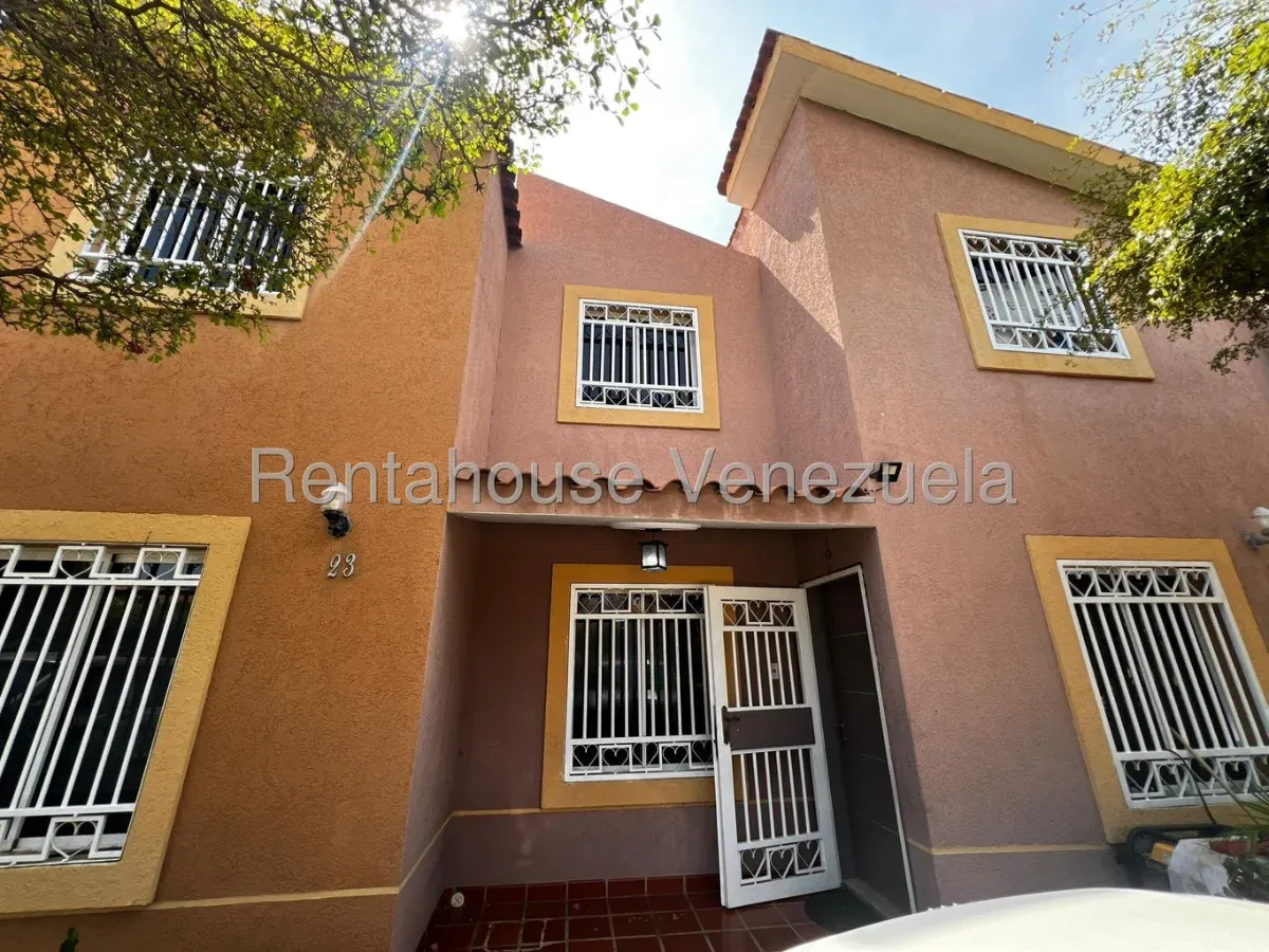 Casa En Venta En La Av. Milagro Norte