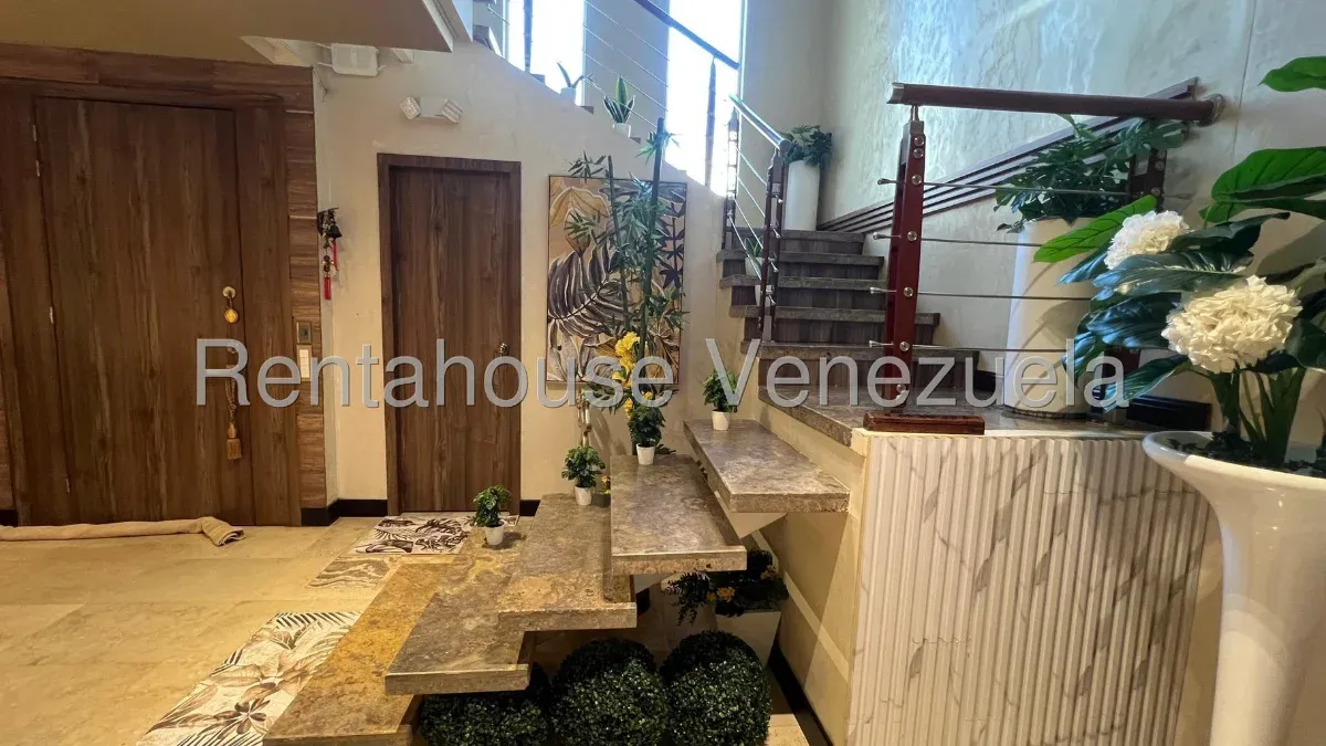 Exclusivo Townhouse De 3 Niveles En ALQUILER En La Av. Milagro Norte  - 7