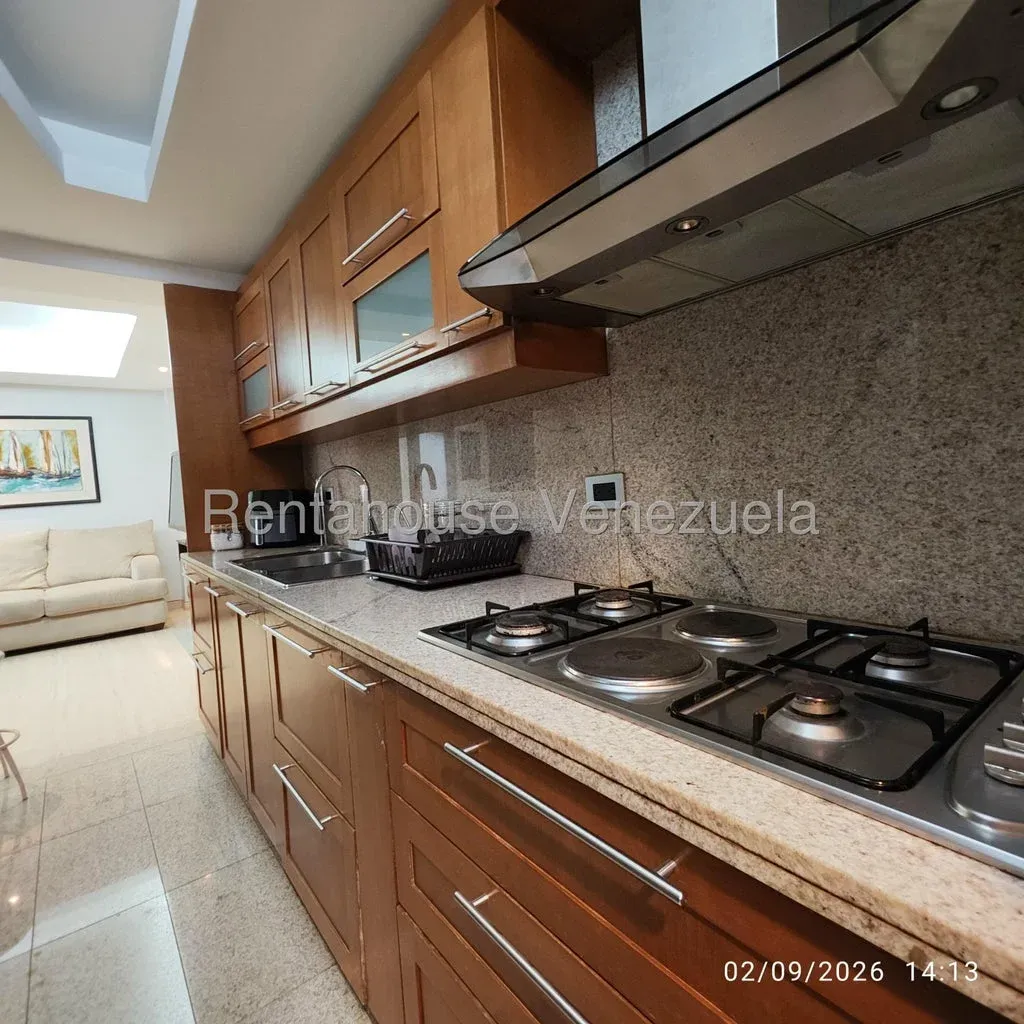 Apartamento Amoblado En ALQUILER En La Av El Milagro - 5