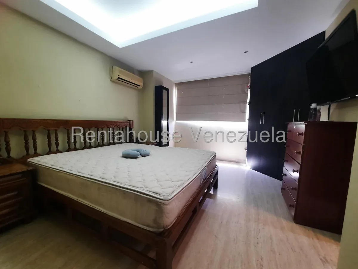 Apartamento Amoblado En ALQUILER En La Av El Milagro - 16