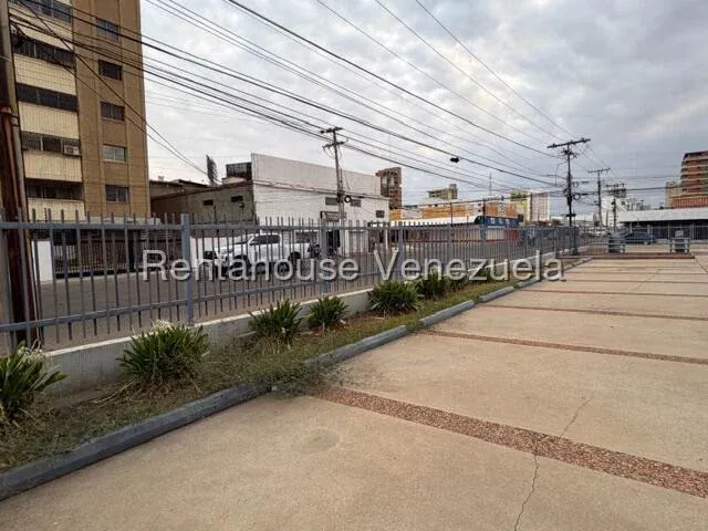Amplio Local Comercial En Alquiler En 5 de Julio - 11