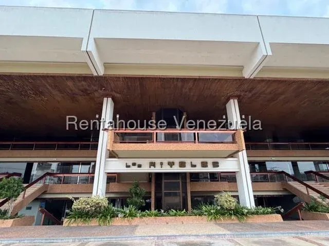 Amplio Local Comercial En Alquiler En 5 de Julio - 13