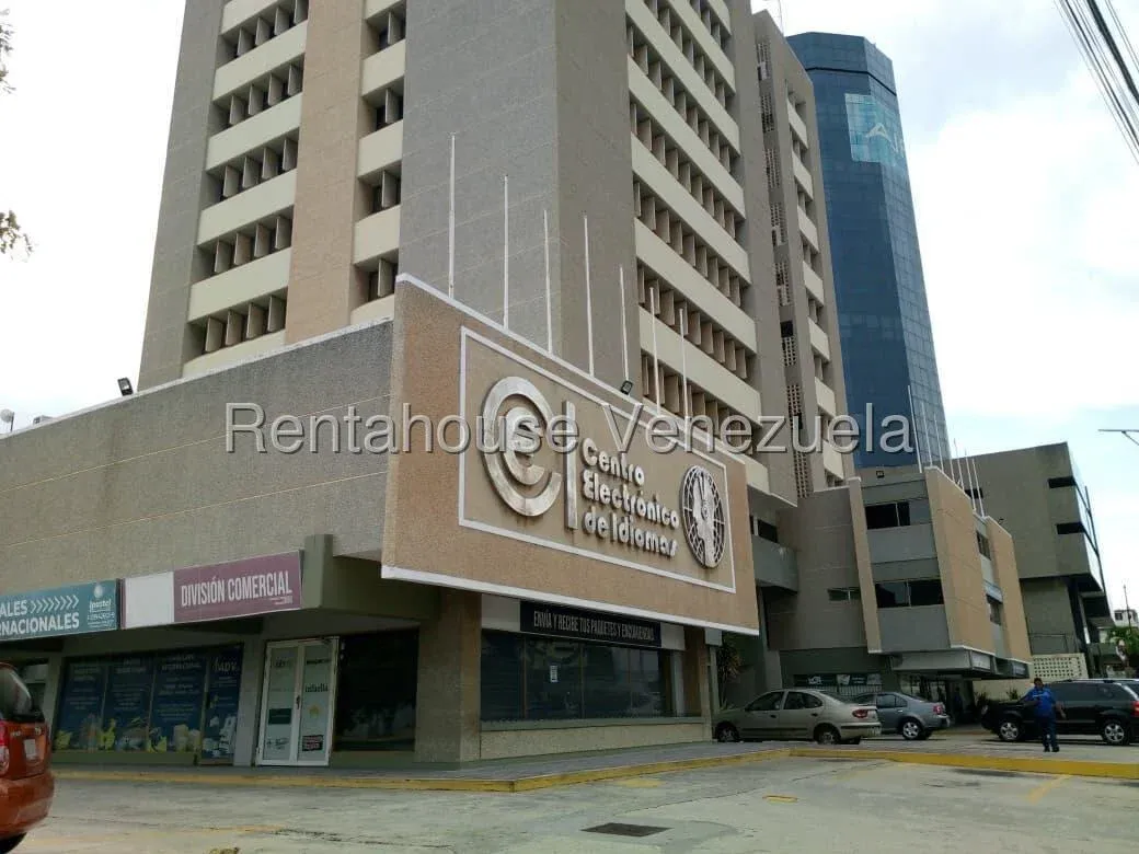 Amplia Oficina En Alquiler En 5 De Julio  - 15