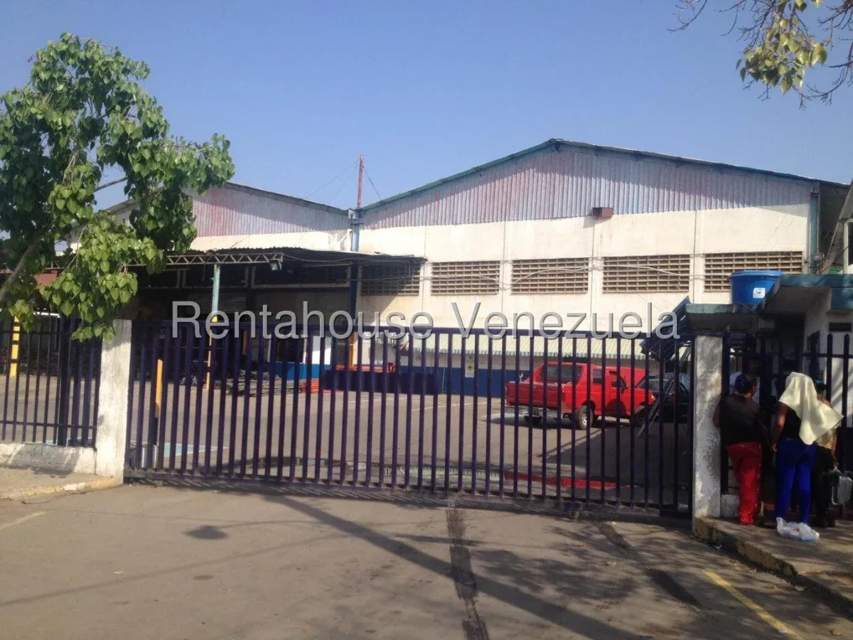 Galpón Comercial En Alquiler En La Zona Industrial Sur  - 9